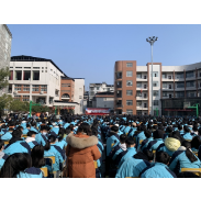 新学期 新精彩——凤凰县第二中学举行2022年春季开学典礼暨安全教育第一课
