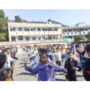 凤凰：“双减”下的释放    看官庄精彩课间