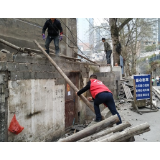 凤凰县沱江镇三王阁社区：开展拆除违章建筑行动