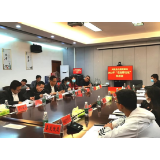 凤凰县：政企同行推进“交房即交证”