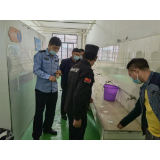 凤凰：“利剑护蕾” 强化师德师风建设