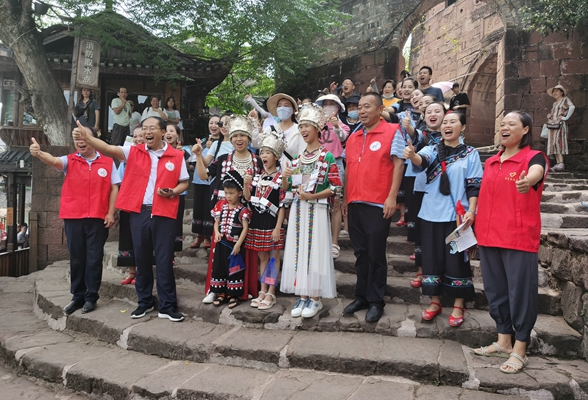 全域文明创建在行动丨领导垂范做表率 干群同心共创城  —凤凰县再掀“百日会战”新高潮