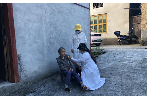 全域文明创建在行动丨凤凰县水打田乡：开展医疗志愿服务全力打通为群众服务的“最后一公里”