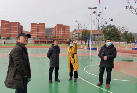 凤凰县教体系统:查校园隐患过平安春节
