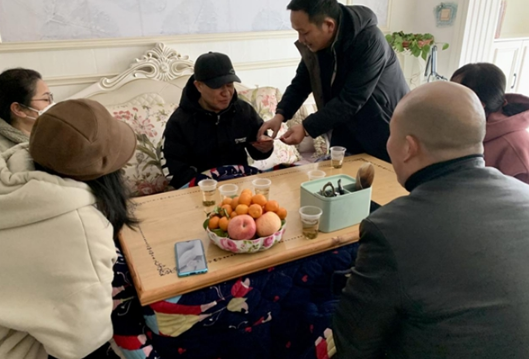 凤凰县箭道坪小学土桥路校区：春节慰问送温暖 不忘初心筑廉风