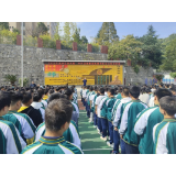 凤凰：消防演练进校园 共筑安全防火墙