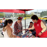 凤凰产业开发区：组织党员志愿者参与全县“中秋-国庆”黄金周志愿服务活动