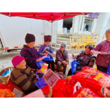 凤凰县腊尔山镇：赶场日面对面传“安全经”，心贴心筑“防火墙”，为优化营商环境保驾护航