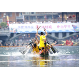 组图丨重温凤凰古城历届龙舟赛事的精彩瞬间，感受沈从文笔下《边城》的传统龙舟文化盛宴