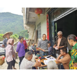 凤凰县城投办：和平村合作社发工资了