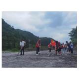 凤凰县禾库镇：主题党日整修道路喜迎“六月六”
