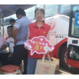 凤凰县市监局：开展“热血送温暖”志愿活动