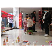 猜灯谜、套圈、投壶，凤凰图书馆举办闹元宵活动