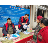 凤凰县人社局：开展“学雷锋政策宣传服务日”主题活动