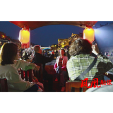凤凰古城：清明节沉浸式游船夜游项目人气火爆