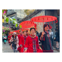 幸福瞬间，满屏甜蜜——“天下凤凰·凤求凰”民族婚俗改革集体婚礼