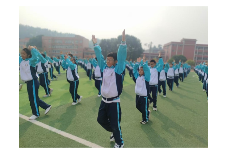 凤凰县崇文中学参加2024年湘西州“奔跑吧，少年”体育大课间比赛决赛