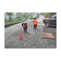 凤凰县公路养护中心：多措并举确保“五一”假期道路安全畅通