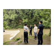 凤凰县水打田乡：汛期巡查河道 保障群众安全