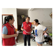 凤凰县沱江镇虹桥社区开展“就业创业政策”宣传活动