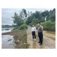 欧万海深入凤凰县阿拉营镇巡查防汛情况