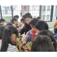 凤凰县禾库学区：粽香飘校园   浓情过端午