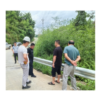 湘西州质监站对凤凰县开展公路安防工程质量检测