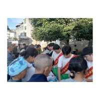 凤凰县麻冲乡开展大学生送法下乡普法宣传活动