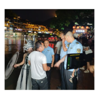 凤凰市监加强夏季旅游照相市场监督管理