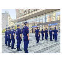 凤凰公安巡特警开展夏季日常练兵晨训