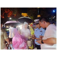 凤凰公安交警全警动员  力保旅游旺季道路交通安全通畅