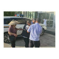 凤凰公安：老人中暑晕厥   民警迅速救助送医
