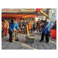 凤凰县沱江镇虹桥社区：民族团结暖人心   传统民俗庆新春
