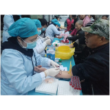 凤凰疾控中心为返乡农民工免费体检与 防病科普，筑牢健康防线