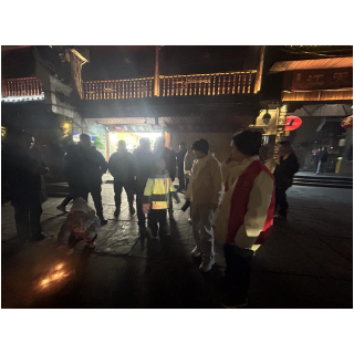 凤凰县沱江镇虹桥社区：除夕“不打烊”用“坚守”守护万家灯火