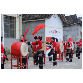 湖南凤凰：“群众村晚”轮番登场   百姓乐享文化大餐