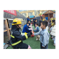 凤凰县九里边城幼儿园开展“相遇‘蓝朋友’，平安永相随”消防主题活动   