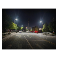 17盏路灯暖民心——凤凰电网照亮崇文校园“夜行路”