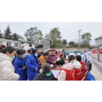 凤凰县落潮井镇：党建引领聚合力   便民服务暖民心