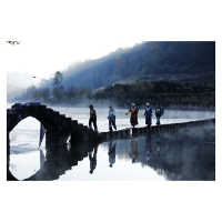 凤凰长潭岗：晨雾碧水绘水墨