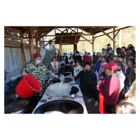 凤凰县：红领巾趣课堂走进满家村   农耕体验解锁成长新玩法