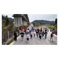 跑出文明新风尚！凤凰县吉信镇职工冬季“欢乐跑”燃情开跑