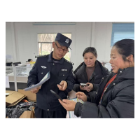 凤凰县公安局三拱桥派出所积极开展反诈宣传活动