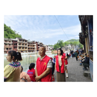 凤凰县沱江镇虹桥社区：旅游青年志愿项目为端午龙舟赛保驾护航