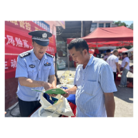 凤凰森林公安：防火宣传进集市      全力筑牢森林防火屏障