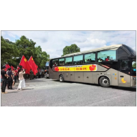 凤凰县阿拉营镇：党员志愿者暖心送考   护航皇仓学子逐梦高考