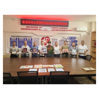 凤凰县沱江镇虹桥社区：建军节忆峥嵘  援越抗美老兵走进社区讲述红色故事