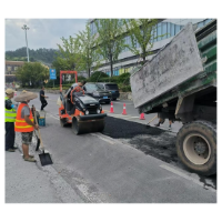凤凰公路集中整治路域环境   全力保障“湘超”凤凰赛事公路畅通