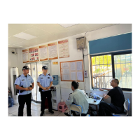 护学先行 ——凤凰公安开展校园安全检查