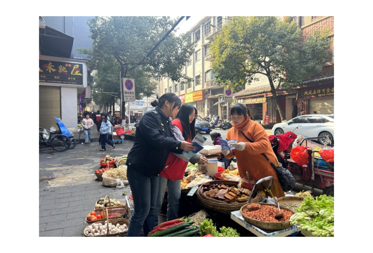凤凰市监开展 “你点我检”宣传活动    护航春节舌尖安全